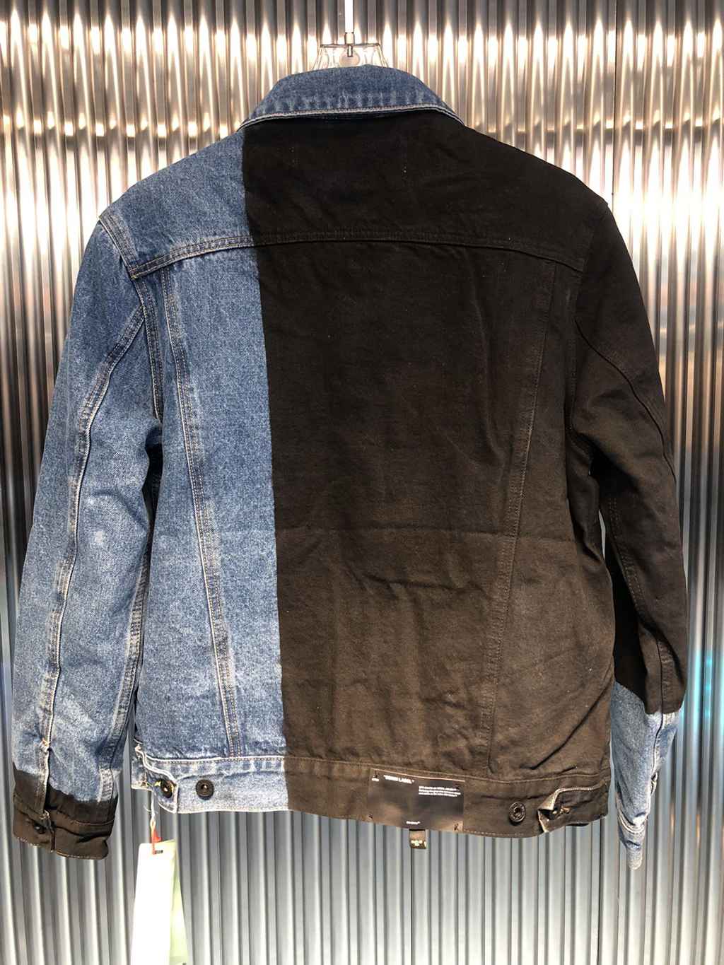OFF WHITE